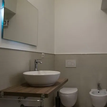Loft Garibaldi 128 דירה קליארי
